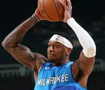 九游PC版-包含德甲赛程吃紧，密尔沃基雄鹿今晚官宣签约，气氛紧张，赛季目标并未改变的词条