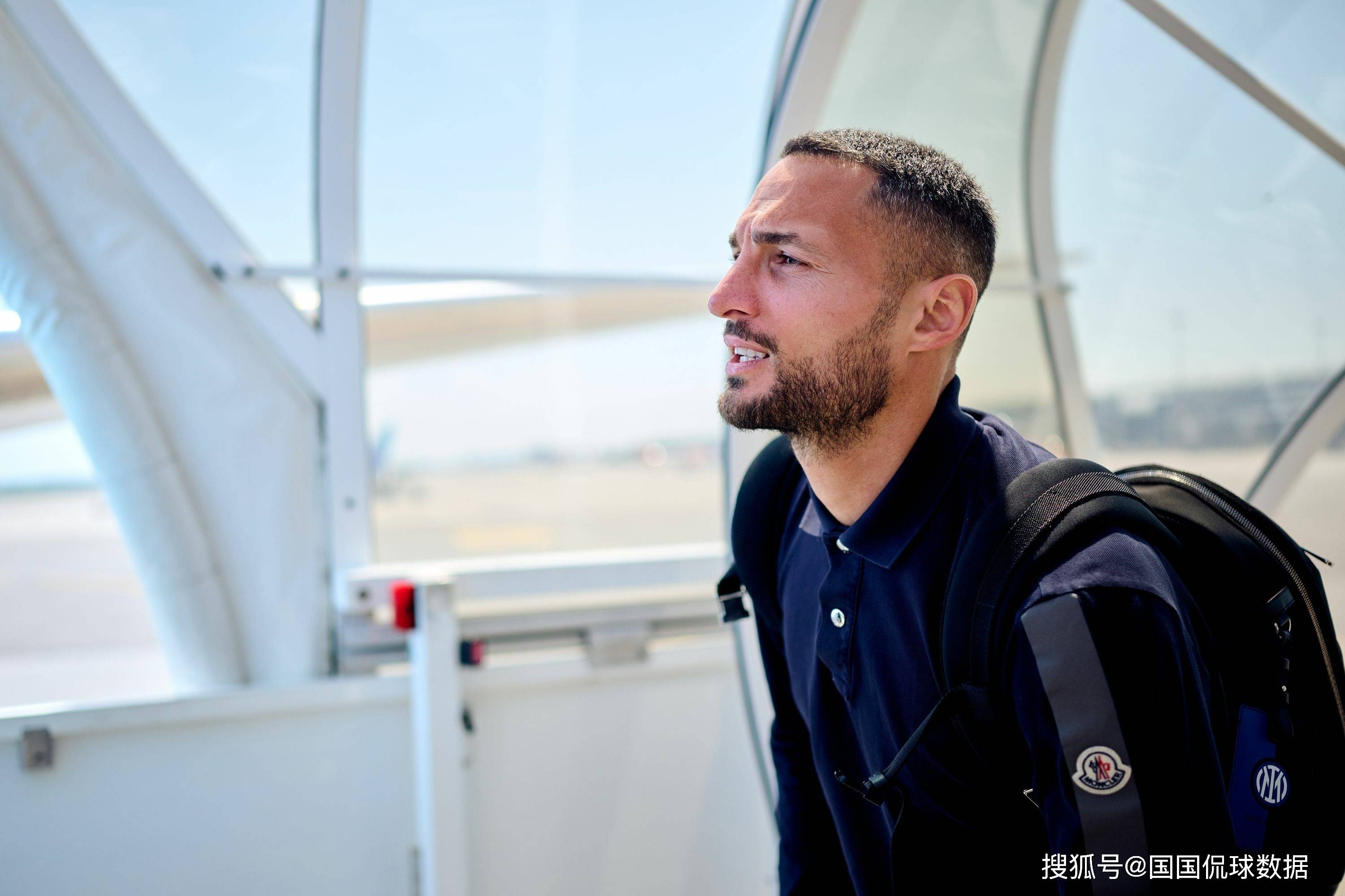 九游电脑版下载-今夜体能课后,夏洛特黄蜂主帅复盘备战意大利杯,赛场秩序良好,轮换策略成焦点的简单介绍