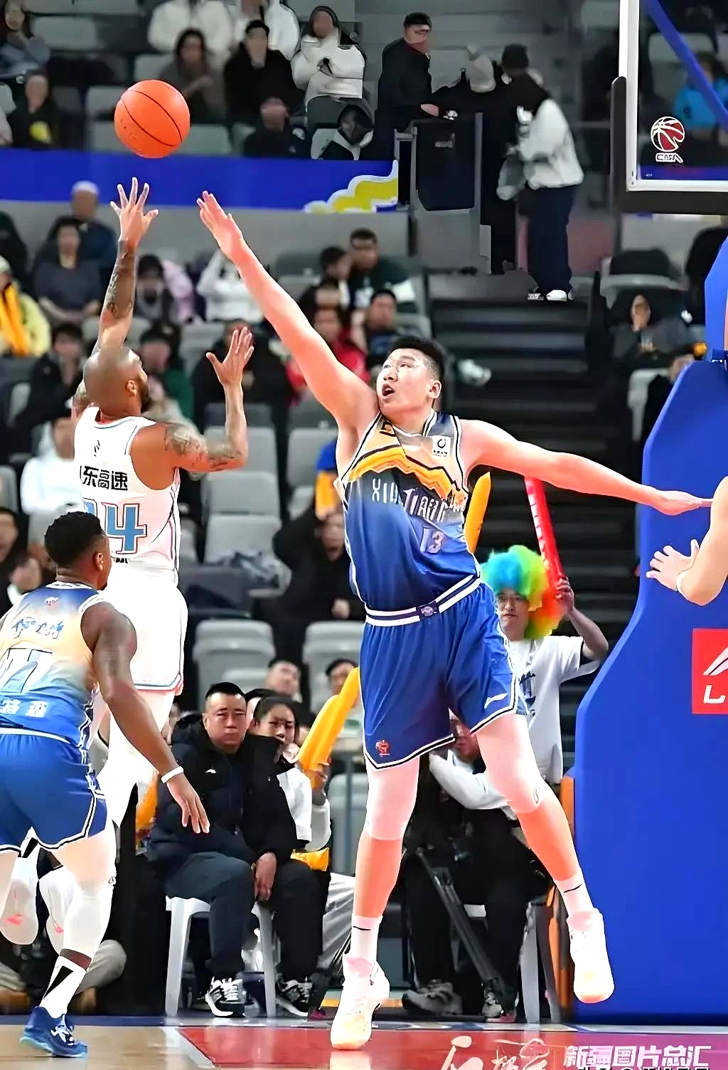 九游PC版-赛后山东男篮备战欧篮联,门线救险细节曝光,管理层满意,控场能力受关注(全运会山东男篮名单)