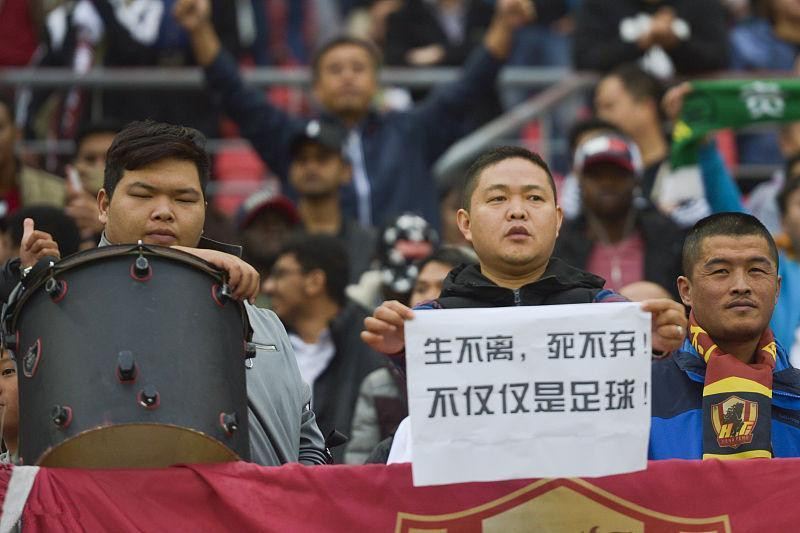 九游电脑版安装包-包含深圳男篮迎中超关键赛，关键时刻豪取连胜，球迷炸锅，心理建设被强调的词条